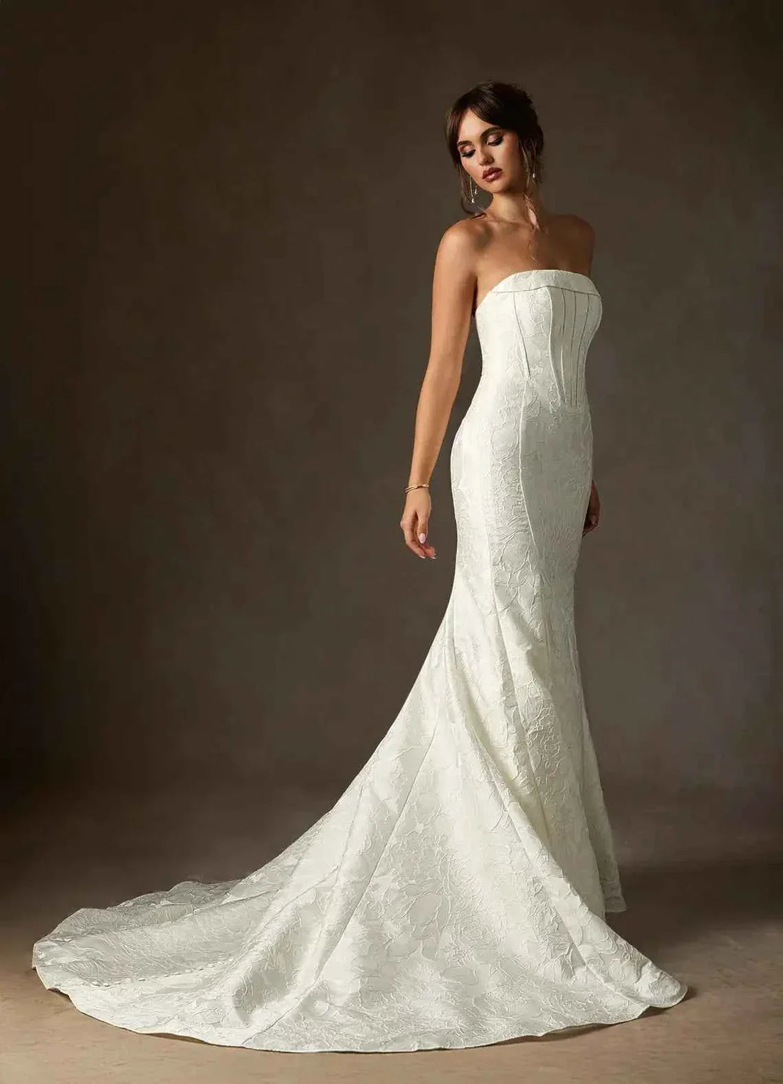 robe de mariée sirènes livraison en Guadeloupe, Martinique, Guyane française, Saint-Martin et Saint-Barthélemy