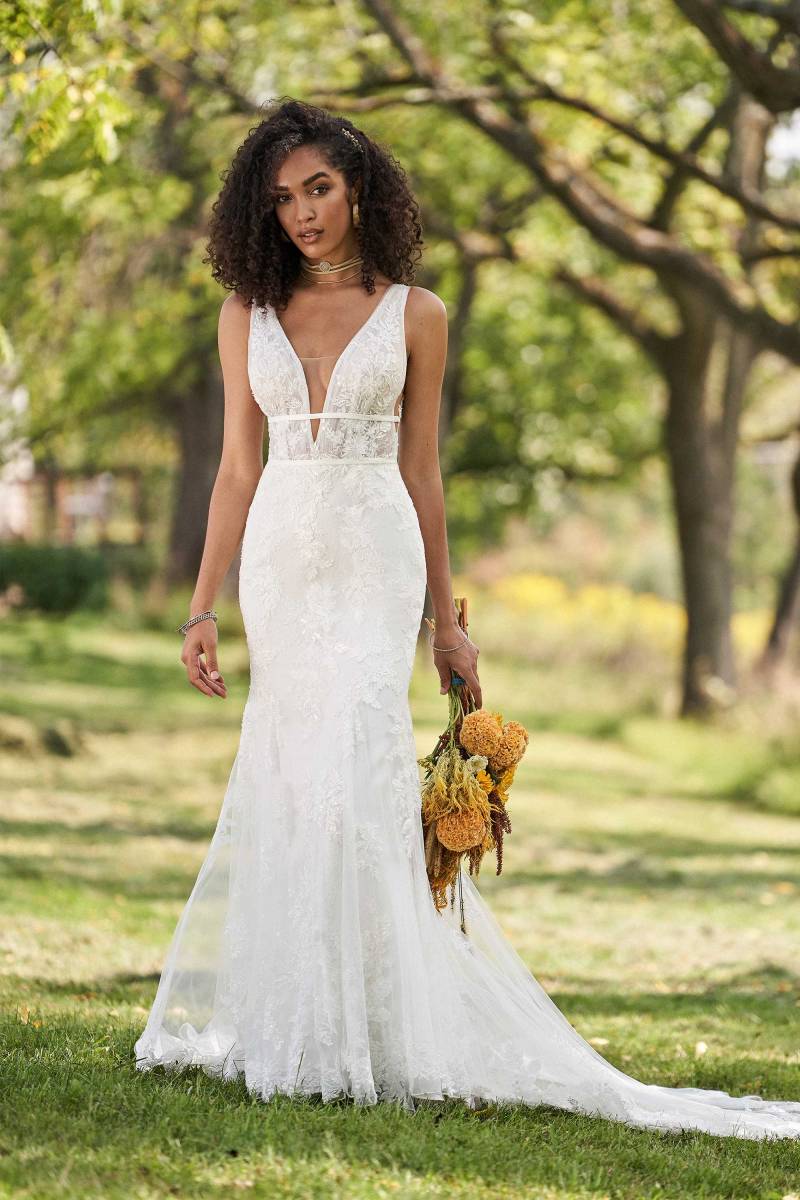 ROBE SIRÈNE - de mariée  UN MESSAGE UNE ROBE  livraison en Guadeloupe, Martinique, Guyane et Saint-Martin.